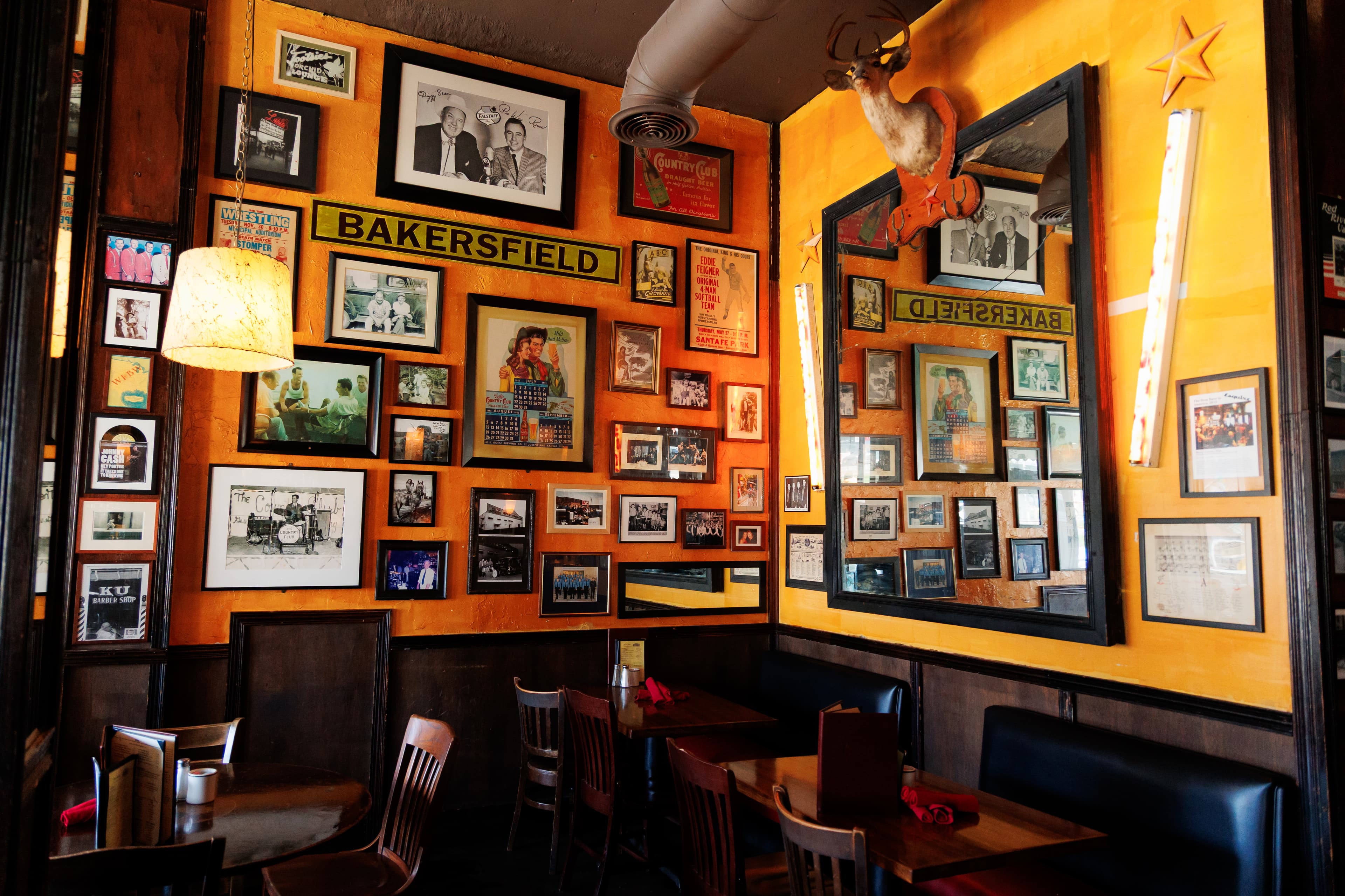 Harry's Country Club