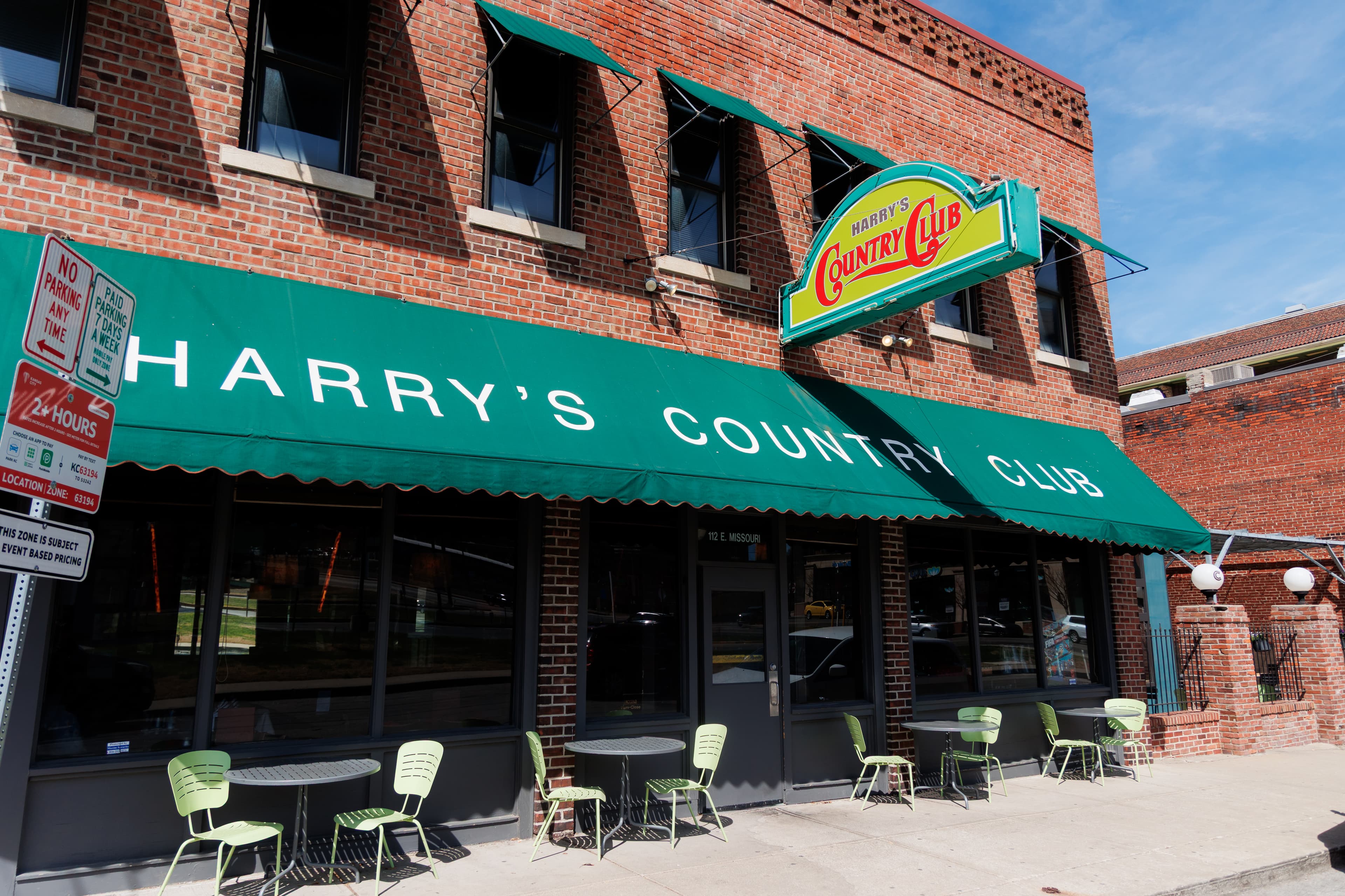 Harry's Country Club