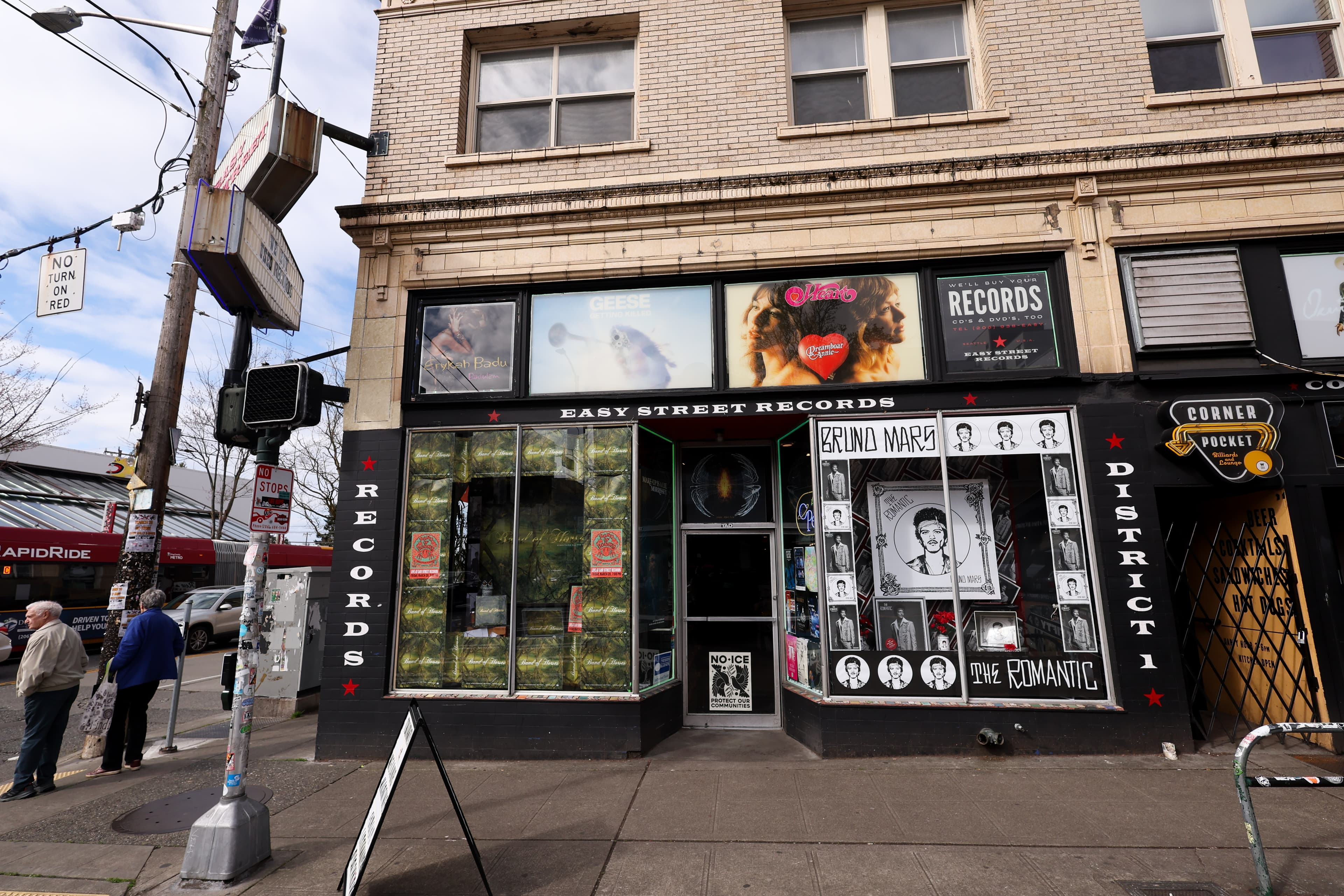 Easy Street Records & Café