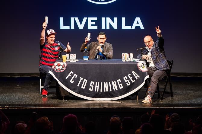 Advertise with us About us image