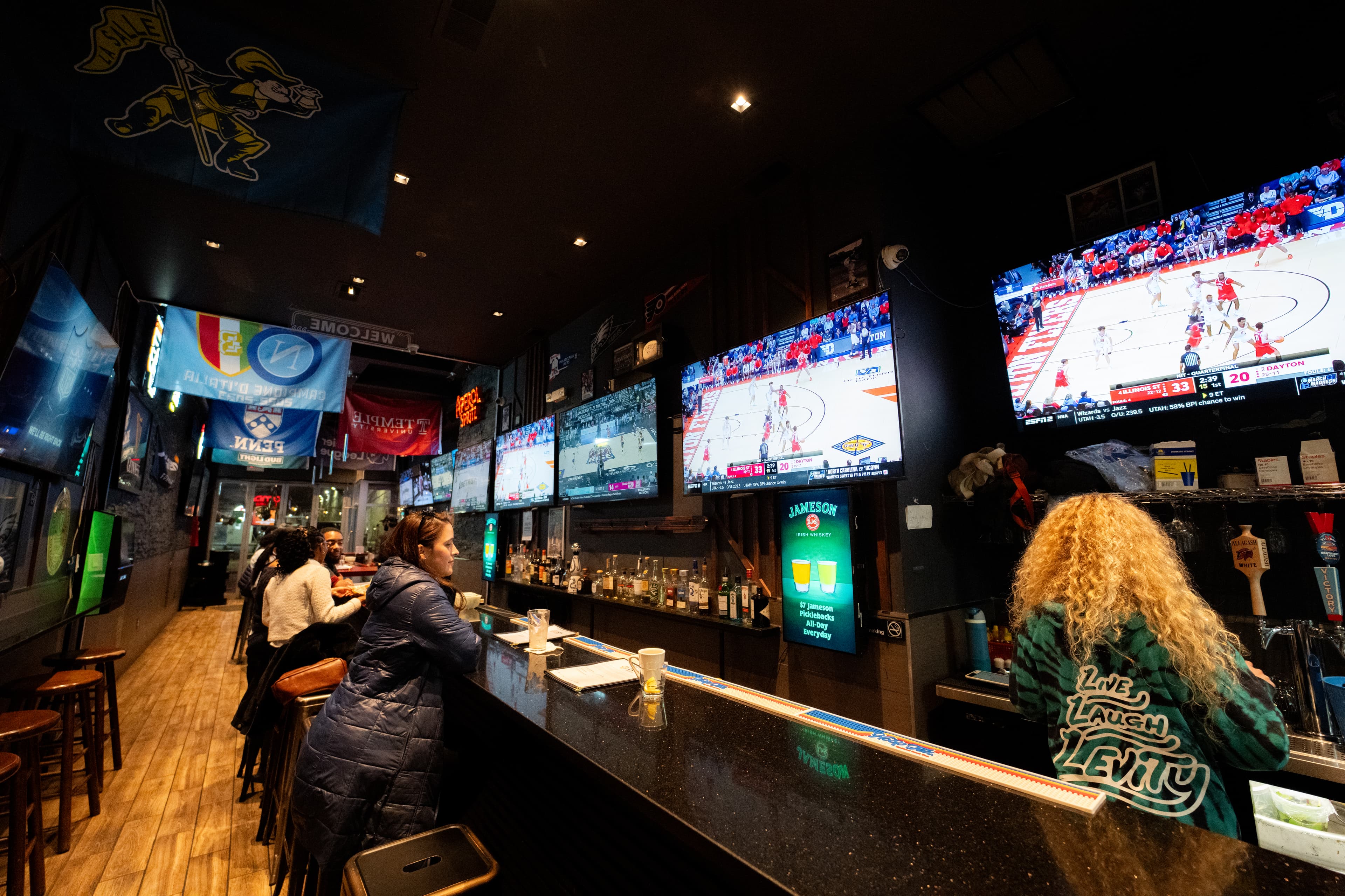 Lions Sports Bar 