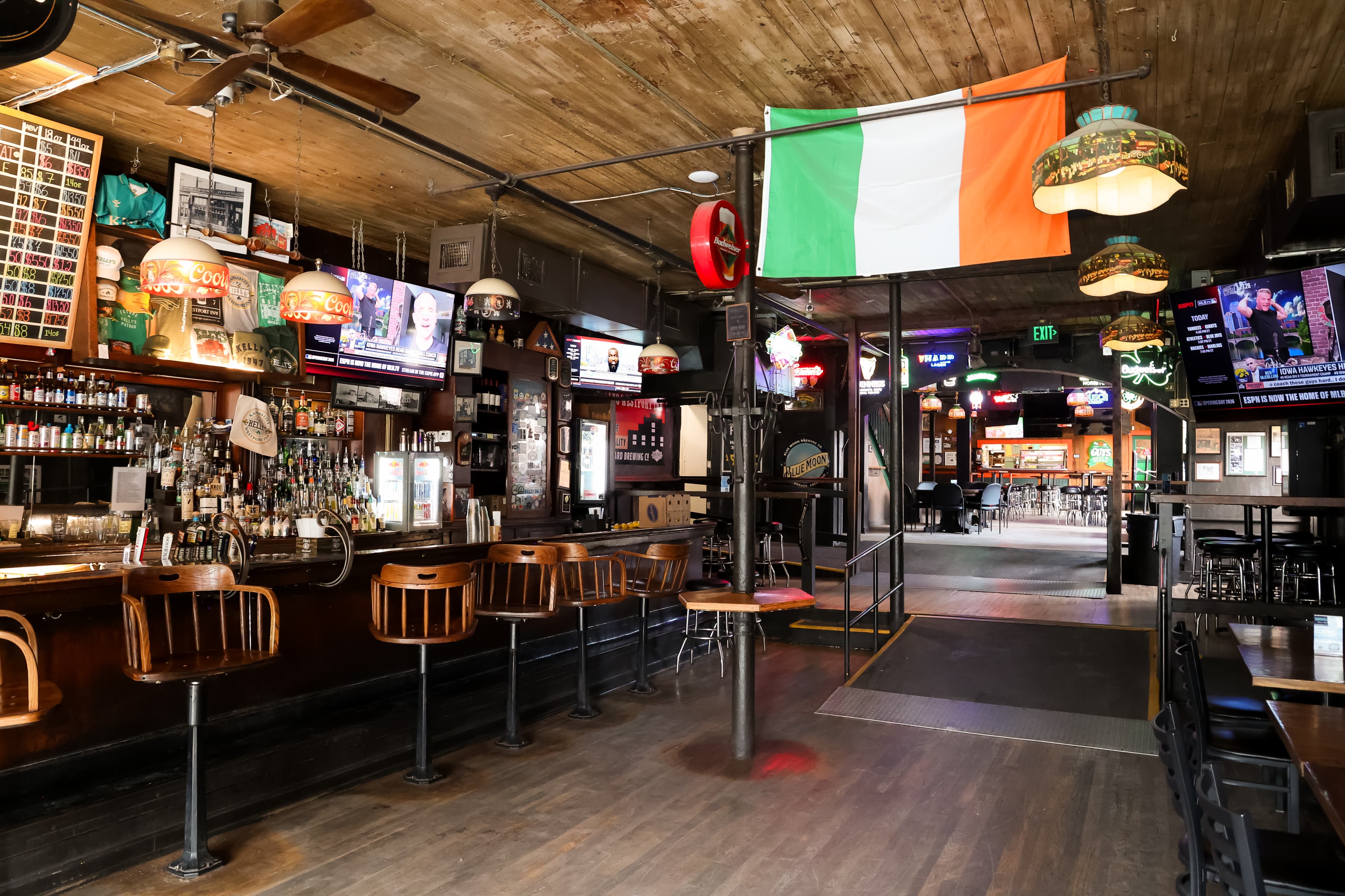 Kelly's Westport Inn
