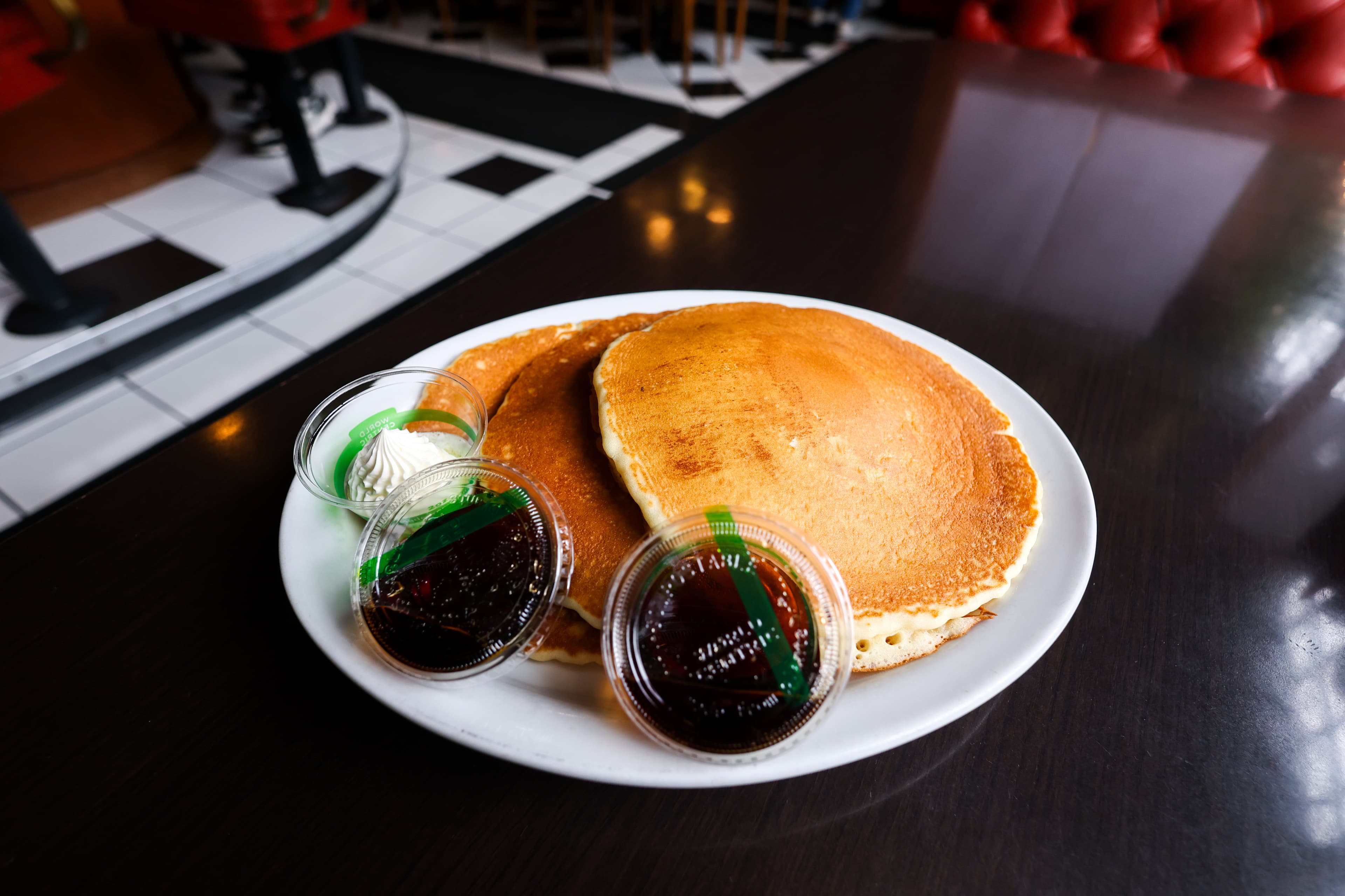 Lost Lake Cafe & Lounge