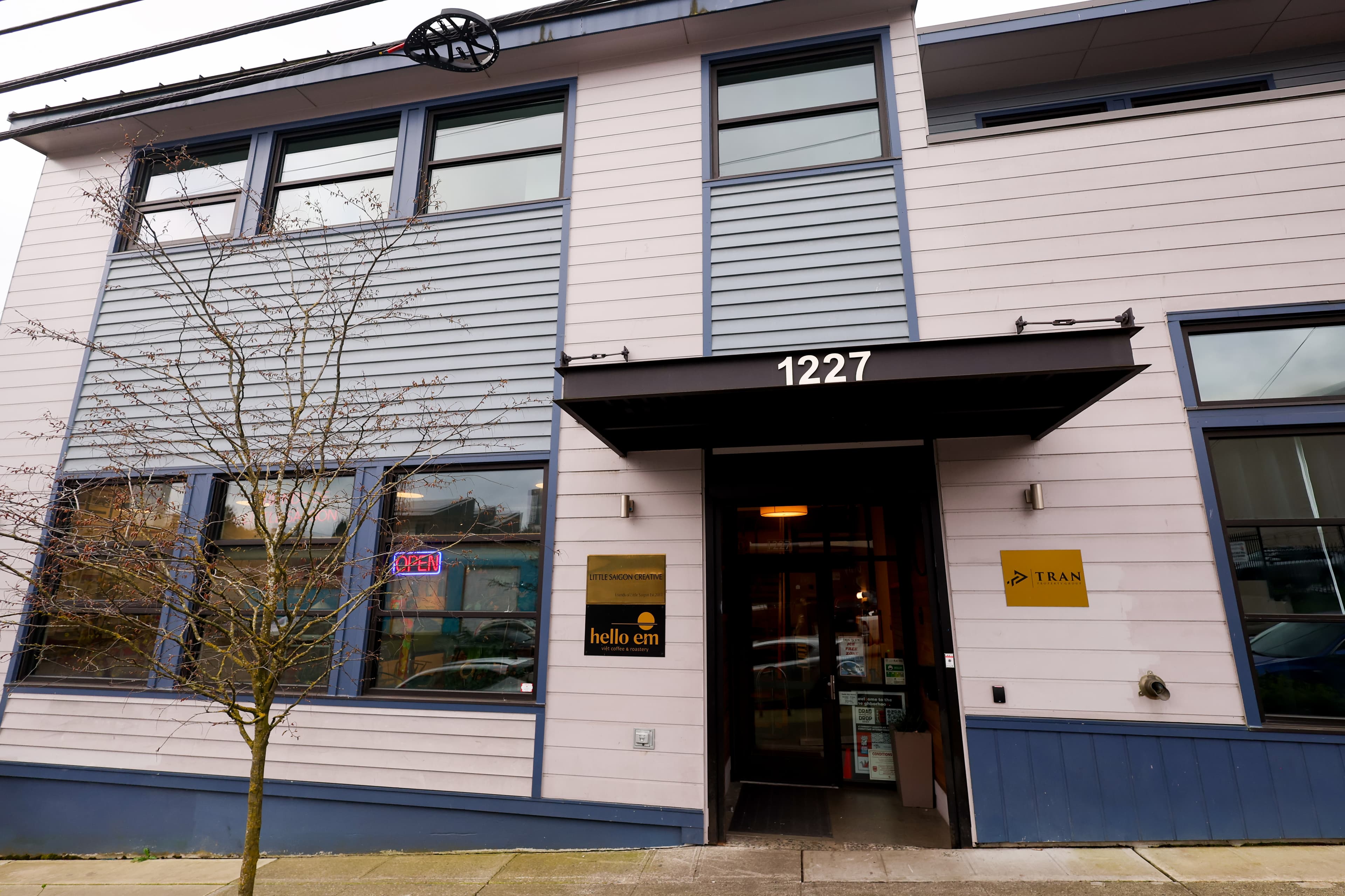 Hello Em Việt Coffee & Roastery