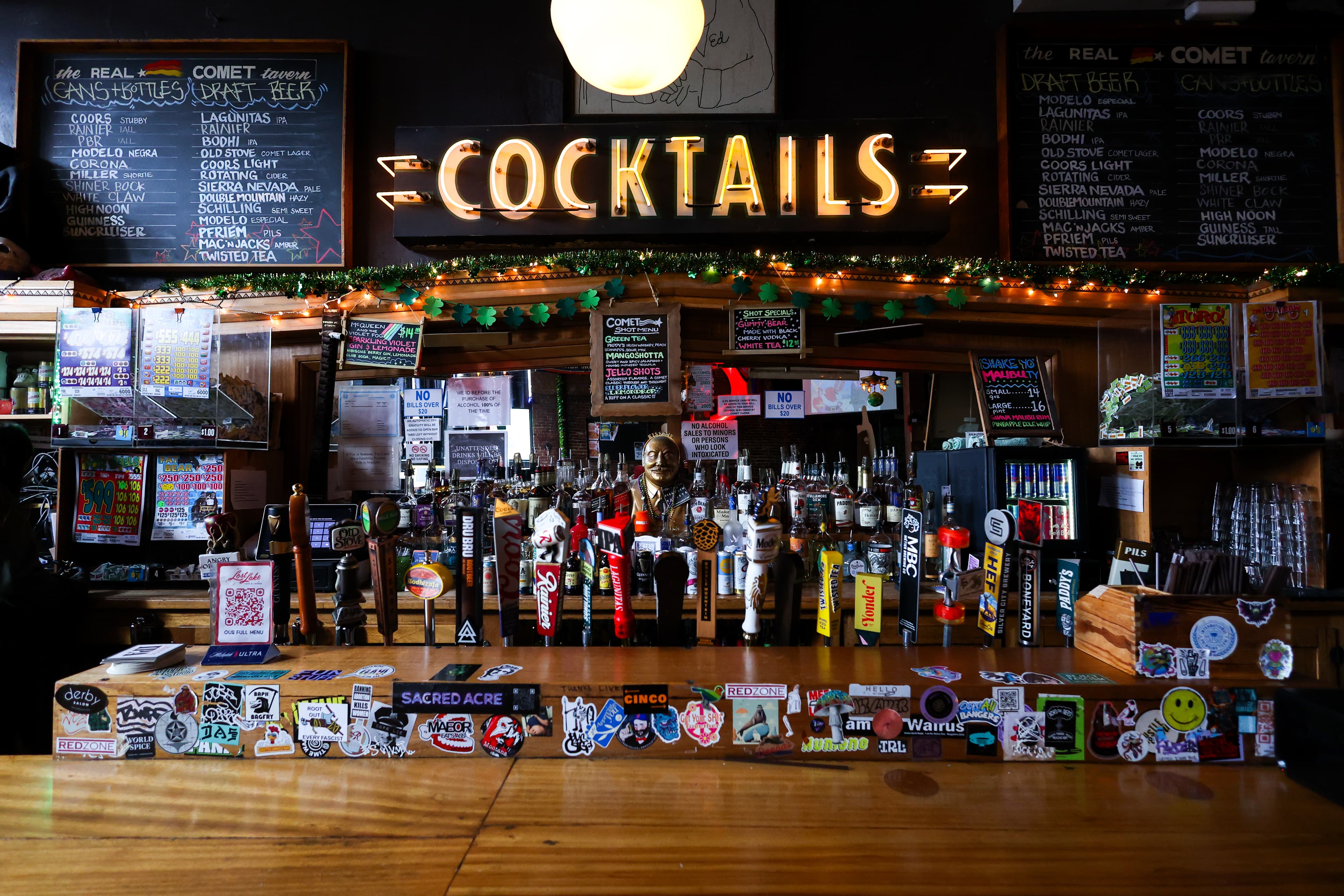 Lost Lake Cafe & Lounge