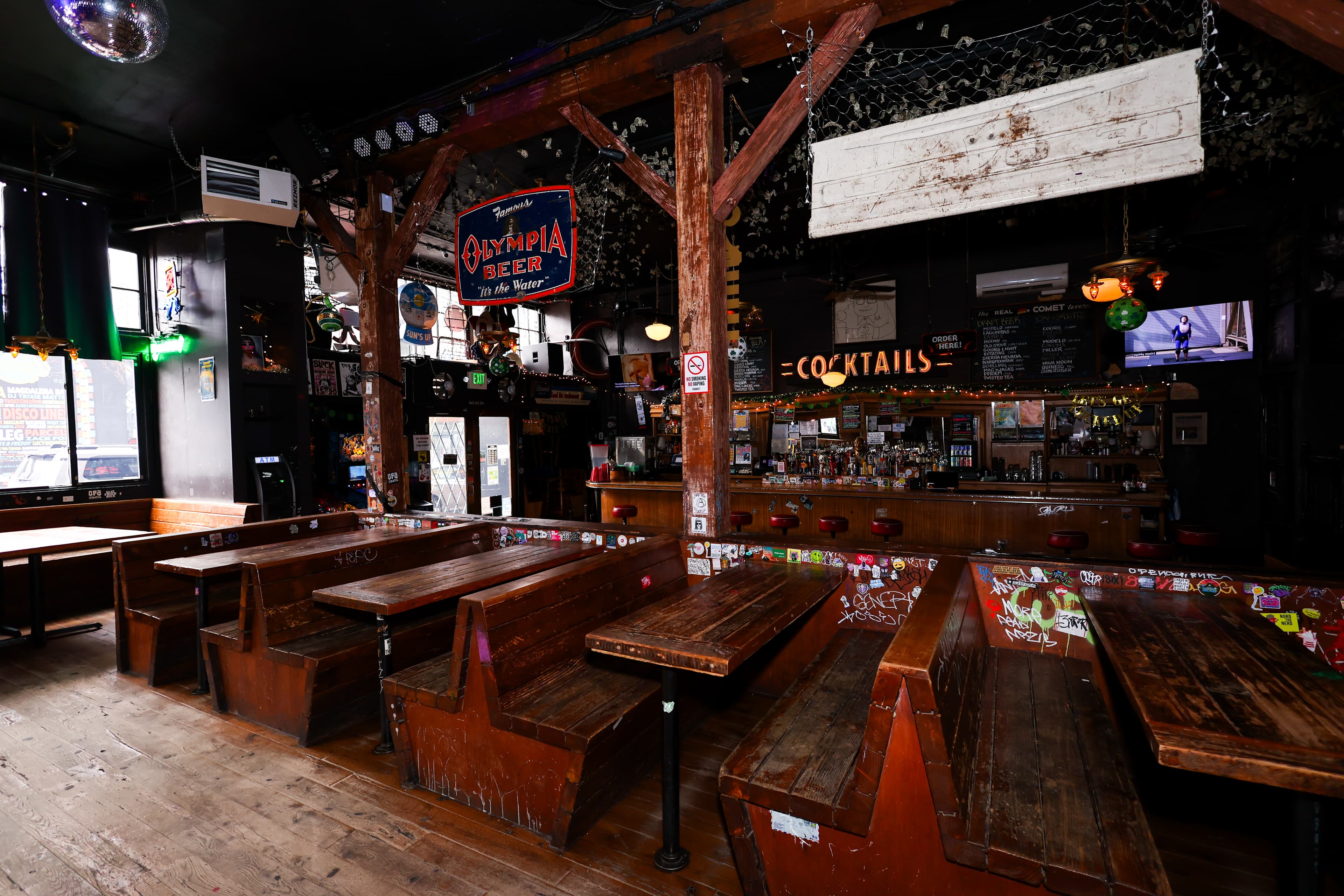 Lost Lake Cafe & Lounge