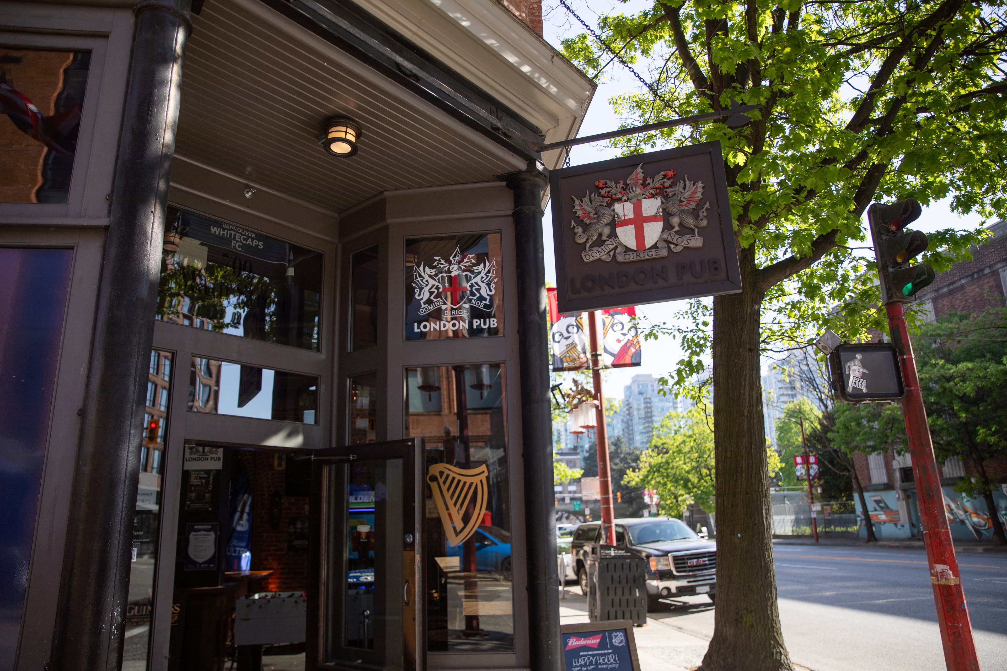 The London Pub