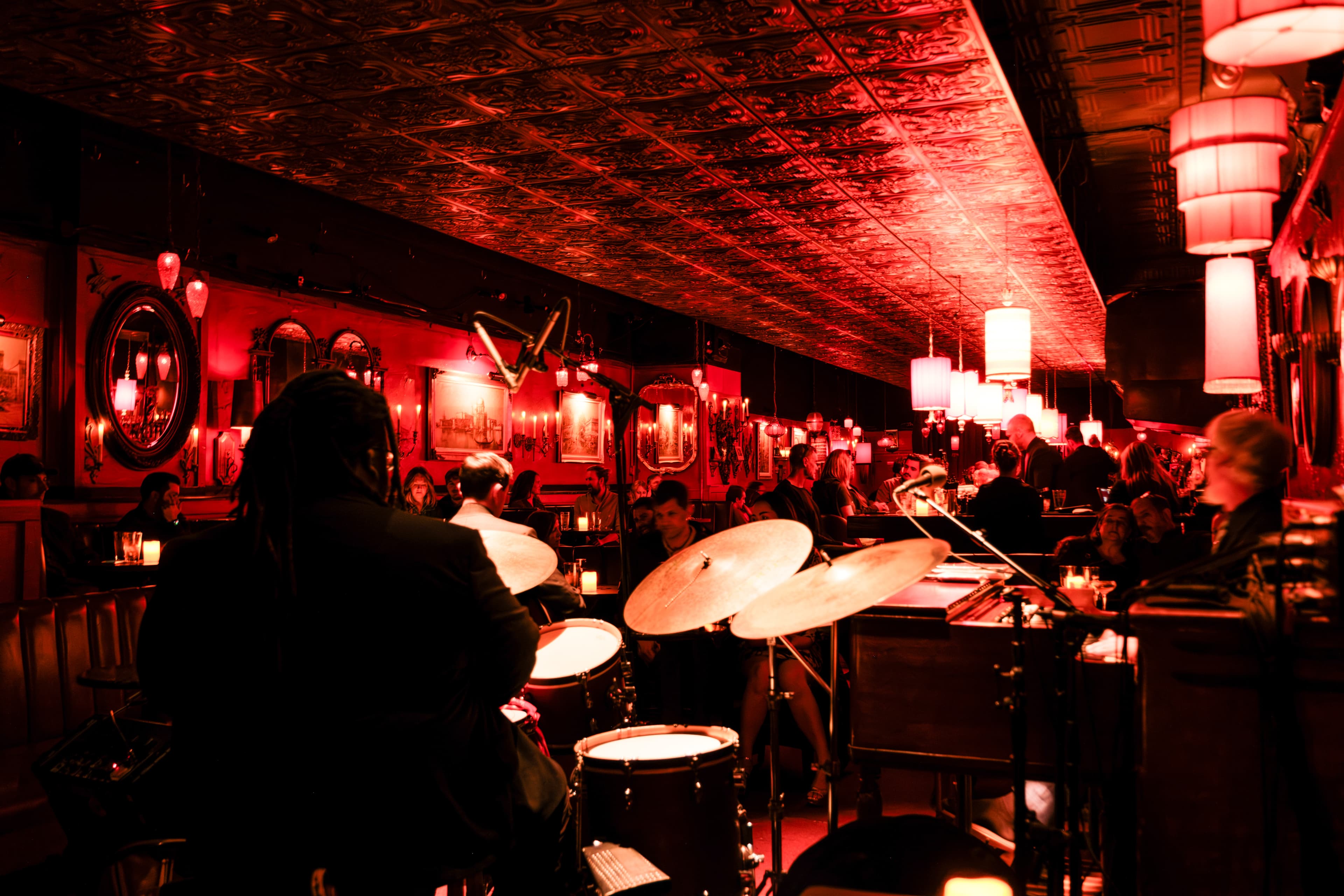 Green Lady Lounge