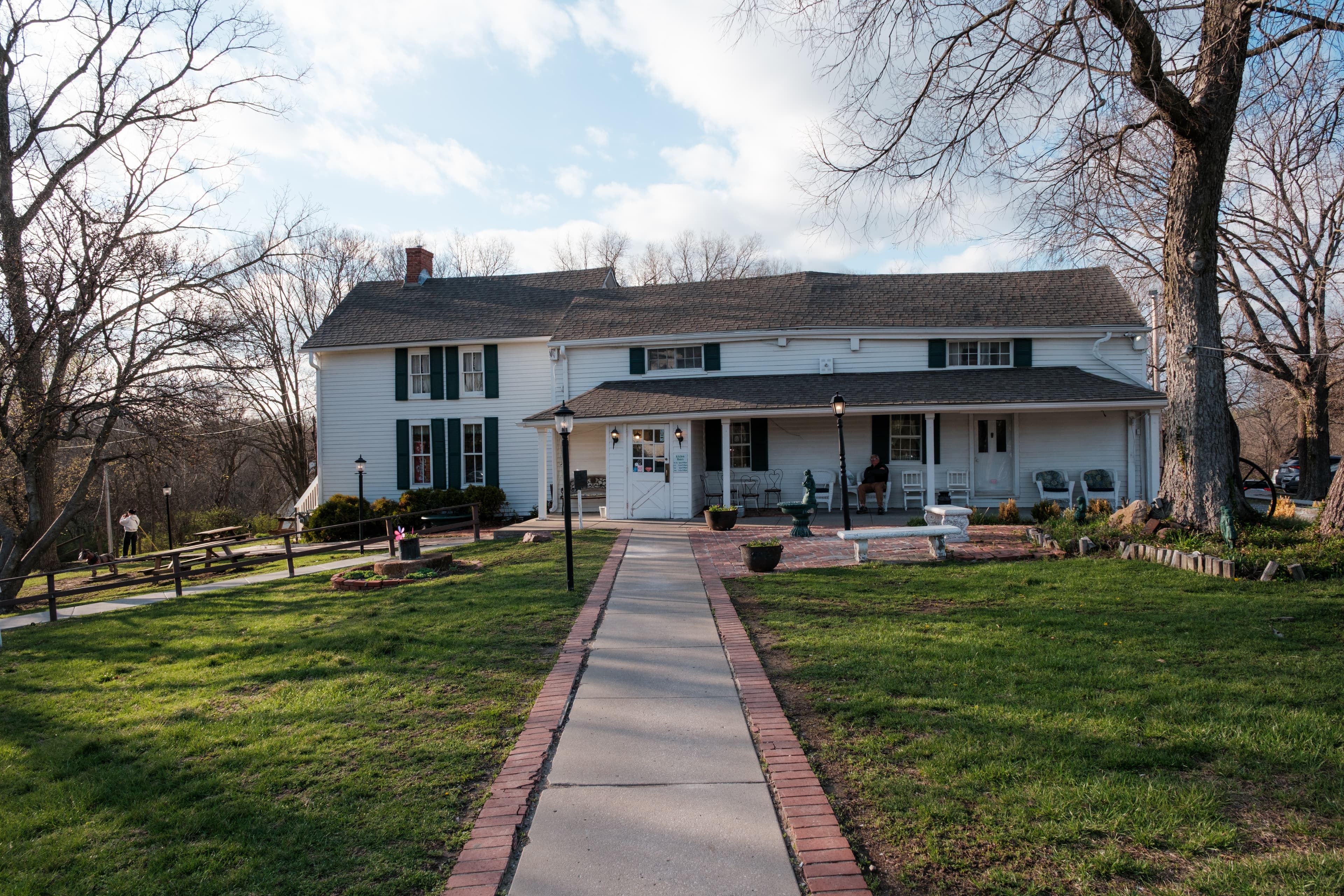 Stroud's Oak Ridge Manor